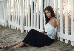 девушка, брюнетка, фотограф, Alessandro Di Cicco, модель, взгляд, ограда, закат