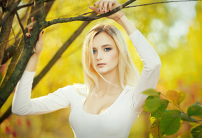 Autumn, Leaves, Yellow, Blonde, View, Blue, Eyes, Lips