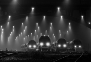 жд, б станция, локомотивы, черно белый фон, мост, путя, ночь