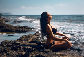 Daria Lymar, women, swimwear, sitting, sea, rocks, water, brunette, closed eyes, wet body, water drops, wet hair, portrait