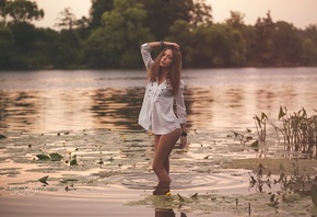 Xenia Kokoreva, Kseniya Kokoreva, Ksenia Kokoreva, women, portrait, shirt, river, hands on head, water, brunette, Yuri Egoroff