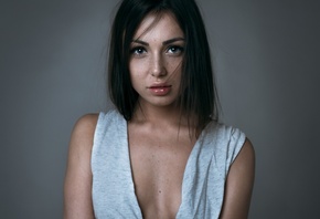 women, portrait, simple background, freckles, face