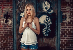 women, blonde, jean shorts, portrait, 500px, bricks, painted nails