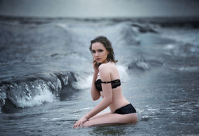 women, kneeling, black lingerie, wet hair, wet body, water, sea, water drops, ass, depth of field, portrait