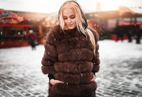 Alena Emelyanova, women, blonde, fur, portrait, snow, depth of field, women ...