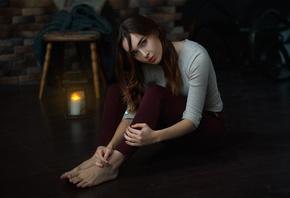 women, sitting, portrait, on the floor