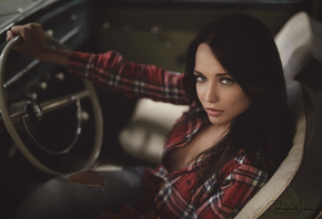 Angelina Petrova, women, portrait, depth of field, women with cars, sitting, shirt, pants, torn jeans, car, model