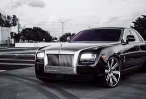 Rolls-Royce, суперкар, фото, паркинг