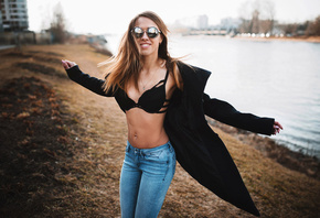 women, blonde, portrait, black bras, belly, smiling, pants, jeans, pierced navel, sunglasses, women outdoors, river, tanned