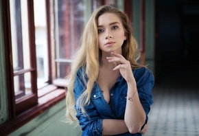 women, blonde, portrait, denim shirt, blue eyes, depth of field