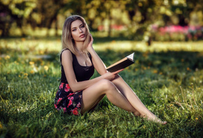 women, blonde, sitting, grass, books, portrait, depth of field, women outdoors