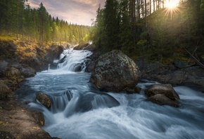 природа, Норвегия, фото, Ole Henrik Skjelstad, река, лес, водопад, каскад, камни
