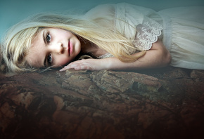 Amber Bauerle, ребёнок, девочка, блондинка, платье, кружева, камень