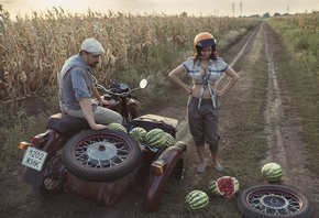 поле, дорога, ситуация, фото, David Dubnitskiy, мотоцикл, поломка, арбуз