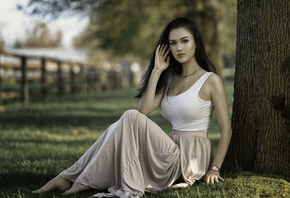 women, sitting, trees, grass, depth of field, portrait