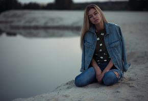 women, sitting, blonde, denim, water, torn jeans, depth of field, tattoo