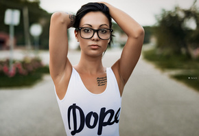 women, armpits, women with glasses, portrait, depth of field, women outdoors, tattoo, tanned