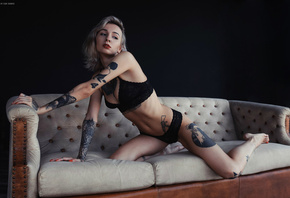 women, red lipstick, black lingerie, tattoo, couch, red nails, belly, kneel ...
