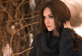 women, portrait, depth of field, looking away, sweater