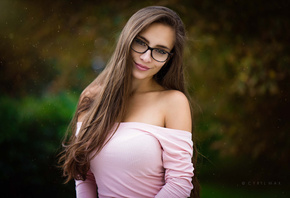 women, smiling, long hair, portraitd, epth of field, women outdoors, women with glasses