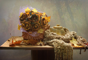 столик, натюрморт, корзина, цветы, розы, листья, шарф, чайник