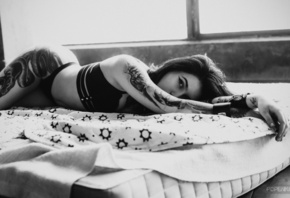 women, Andrey Popenko, tattoo, in bed, black lingerie, eyeliner, handcuffs, monochrome
