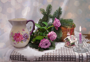 Валентина Колова, still life, натюрморт, кувшин, столик, салфетка, ветки, ель, ёлка, цветы, розы, домик, свеча