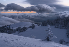 Владимир Рябков, природа, пейзаж, Крым, холмы, зима, снега, Демерджи, деревья, ели, облака, утро
