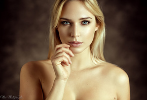 women, brunette, in bed, ass, lying on front, black lingerie, depth of field