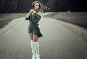 women, road, white stockings, blonde, brunette, women outdoors, looking away, depth of field, red lipstick, sneakers, dress