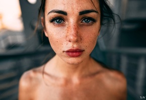 women, face, freckles, depth of field, blue eyes, red lipstick