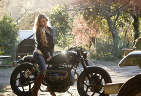 девушка, длинные волосы, мотоцикл, BMW