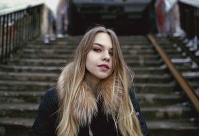 women, blonde, fur, stairs, long hair, portrait, depth of field