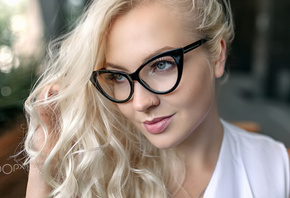 women, blonde, looking away, nose rings, bokeh, women with glasses