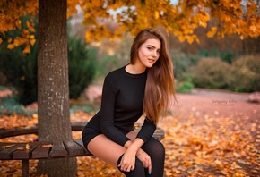 women, Grigoriy Lifin, black stockings, trees, leaves, sitting, women outdoors, smiling, black clothing, long hair, depth of field, painted nails