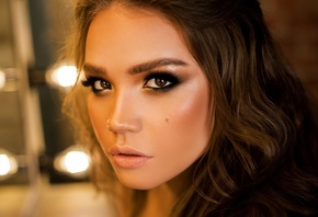 women, face, portrait, light bulb, makeup, depth of field, looking at viewer, pink lipstick, eyeliner, smoky eyes, brunette