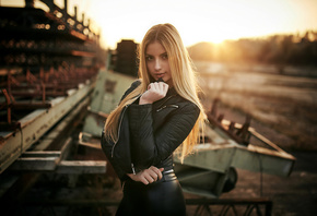 women, blonde, portrait, leather jackets, depth of field, women outdoors, black clothing