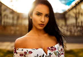 women, tanned, Miro Hofmann, portrait, depth of field, black hair