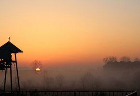 Bart, ,  , , , ̳, , , , , , , , Sunrise, Morning, Fog, City, Bell, Church, Bell Tower, Sun, Horizon, Trees, Fence, , , , , , , , 