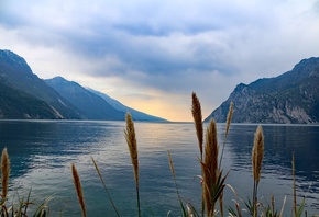 Италия, озеро, Гарда, природа, пейзаж, горы, трава