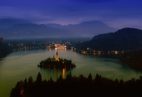 Церковь Успения Девы Марии на озере, Блед, Словения ночью, обои для рабочег ...