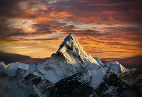 Ама-Даблам на закате, Гималаи, Непал обои для рабочего стола