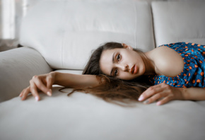 women, face, portrait, eyeliner, bare shoulders, couch