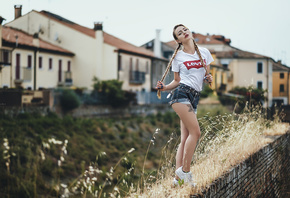 women, pigtails, blonde, tattoo, jean shorts, blue nails, T-shirt, sneakers, red lipstick, women outdoors