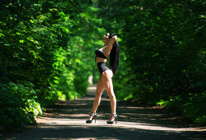 women, ass, black clothing, brunette, road, high heels, sunglasses, women outdoors, black hair, long hair, choker