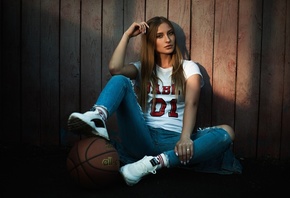 women, portrait, blonde, ball, T-shirt, sitting, sneakers, torn jeans