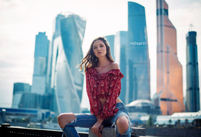 Disha Shemetova, women, cityscape, torn jeans, portrait, women outdoors, sitting