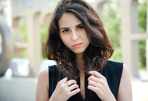 women, face, portrait, women outdoors, pink lipstick