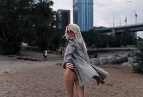 women, blonde, sand, red nails, ass, women with glasses, building, bridge,  ...