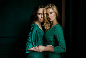 women, Damian Piorko, green dress, blonde, Carla Sonre, two women, portrait